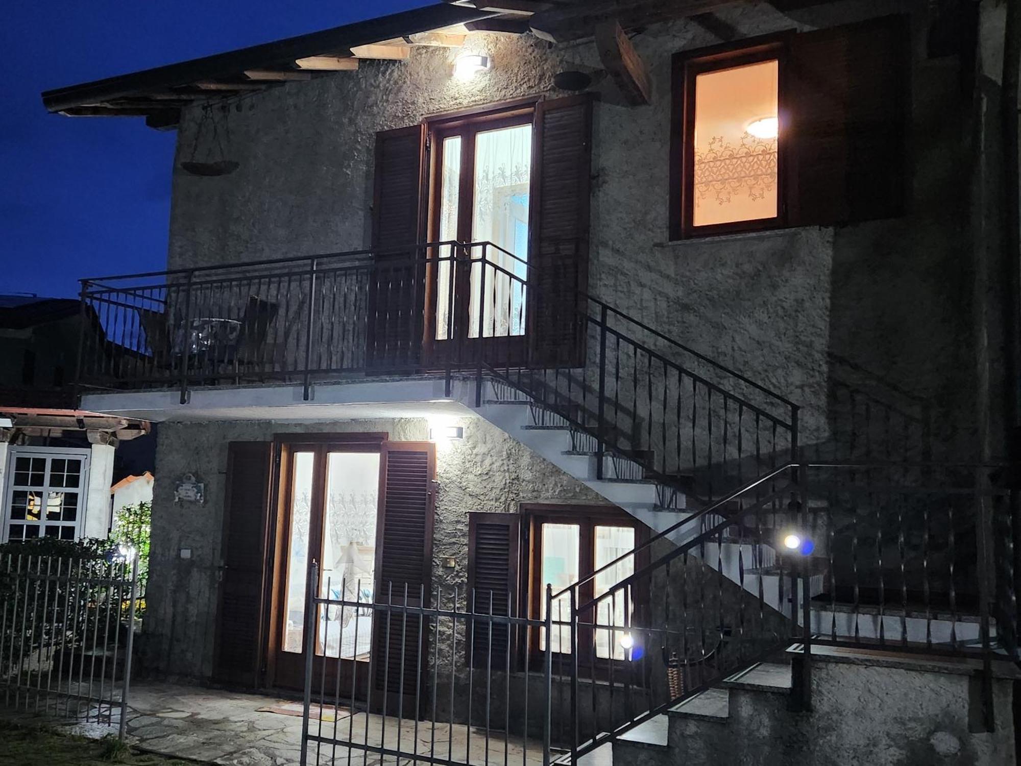 Laura'S Cottage With Lake View, Detached, 5 Kilometers From Varenna Lierna Eksteriør bilde