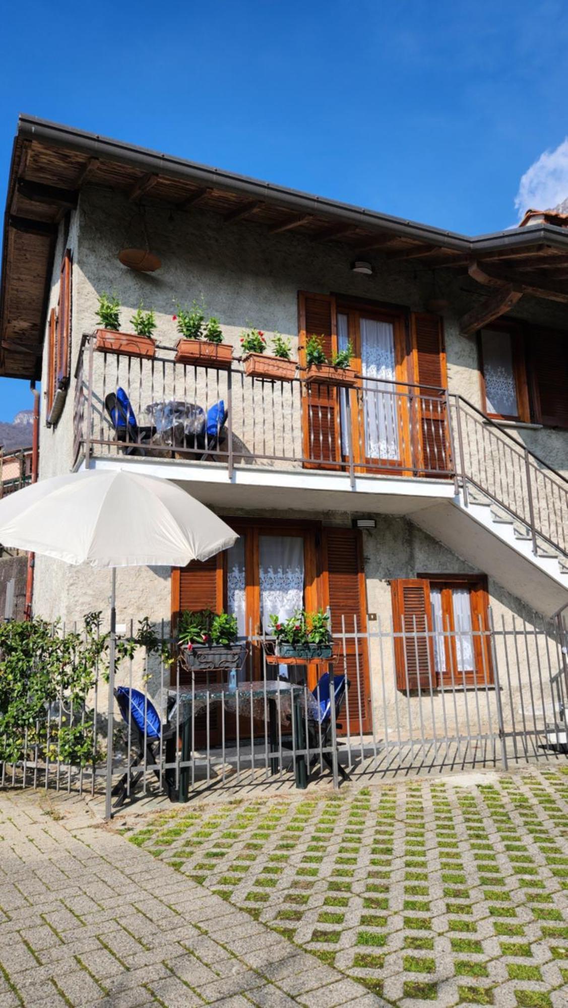 Laura'S Cottage With Lake View, Detached, 5 Kilometers From Varenna Lierna Eksteriør bilde