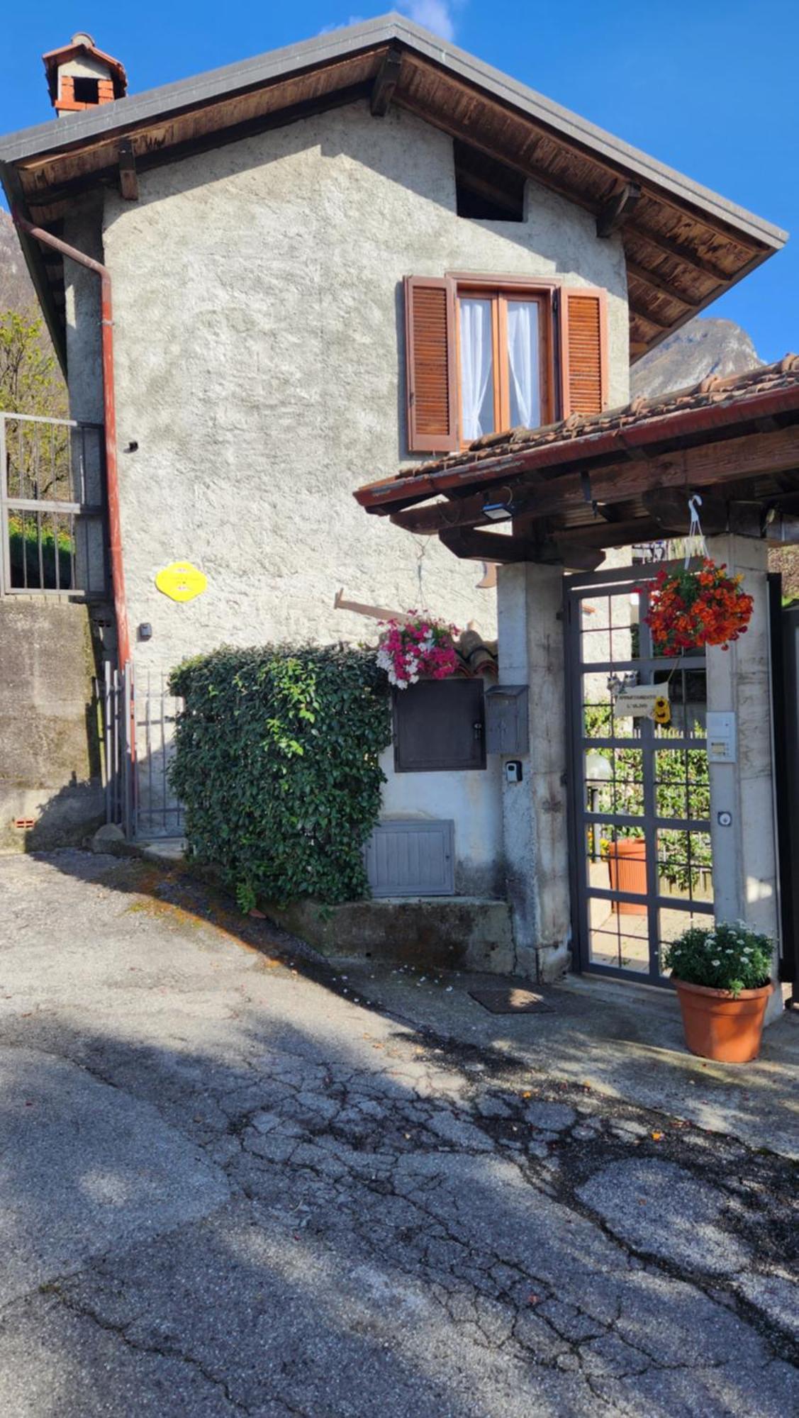 Laura'S Cottage With Lake View, Detached, 5 Kilometers From Varenna Lierna Eksteriør bilde