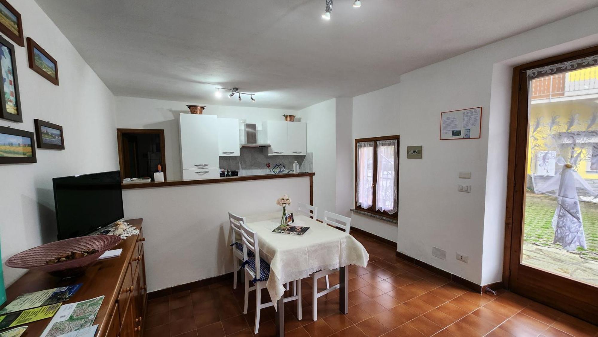 Laura'S Cottage With Lake View, Detached, 5 Kilometers From Varenna Lierna Rom bilde