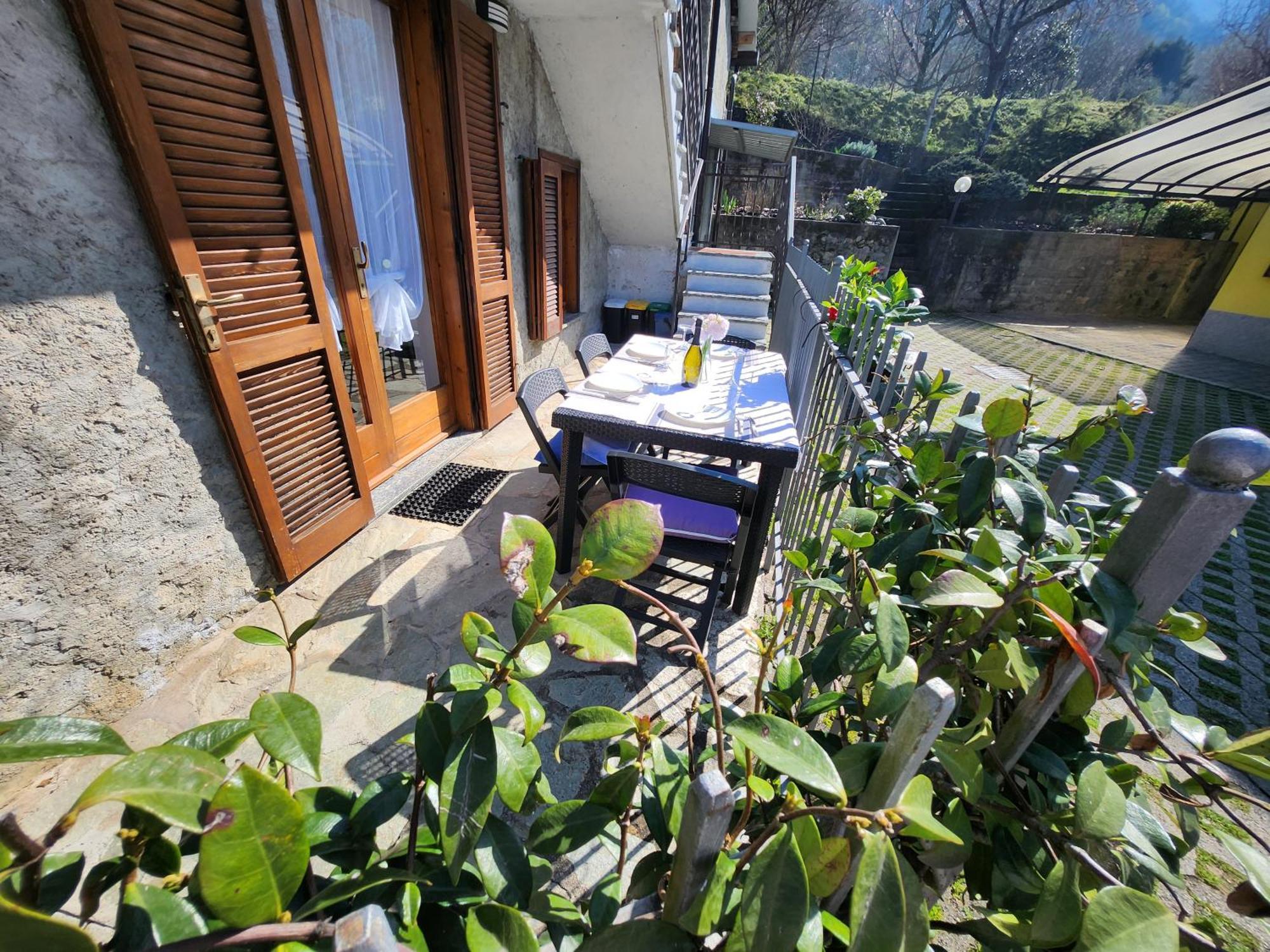 Laura'S Cottage With Lake View, Detached, 5 Kilometers From Varenna Lierna Eksteriør bilde