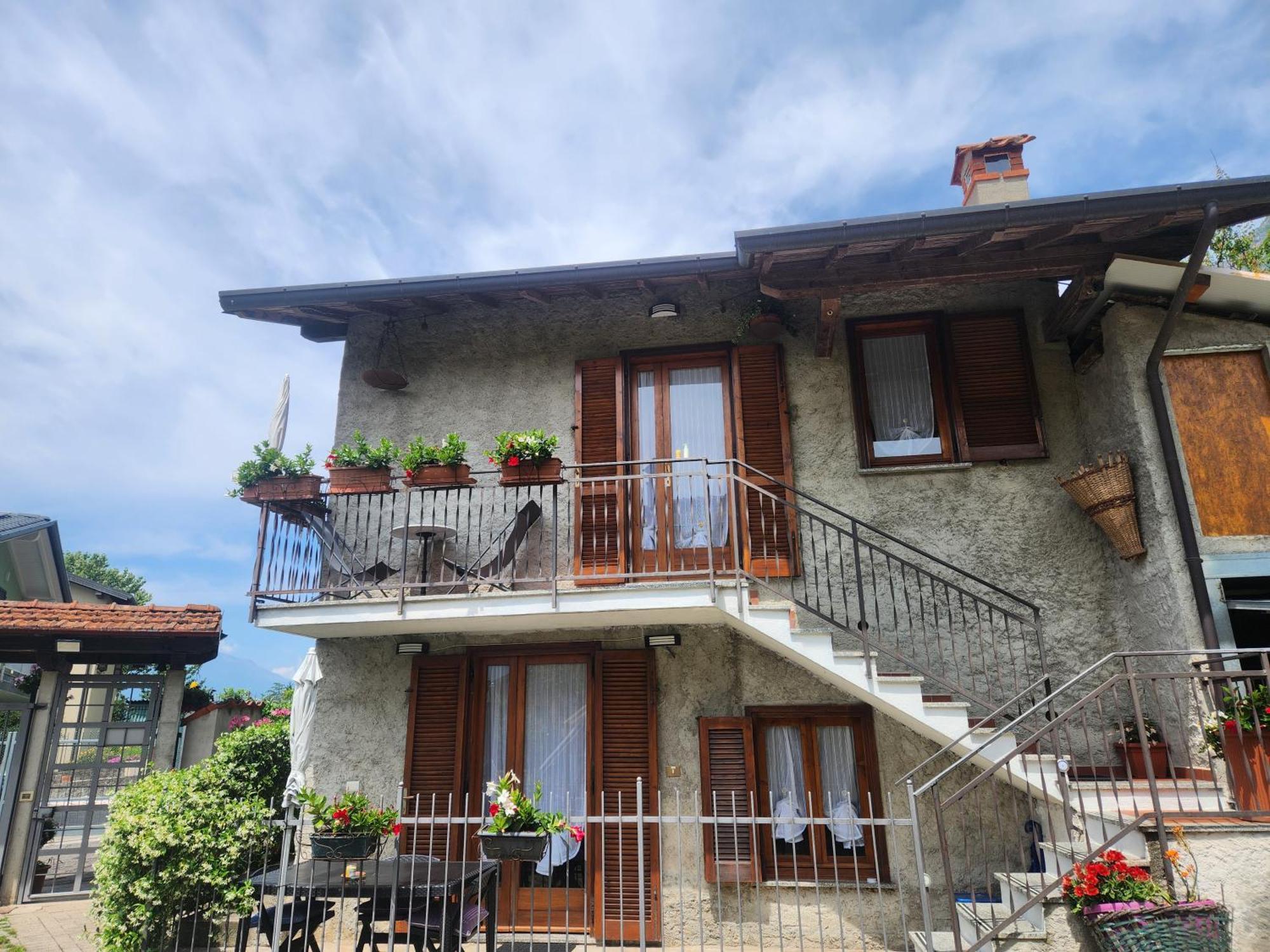 Laura'S Cottage With Lake View, Detached, 5 Kilometers From Varenna Lierna Eksteriør bilde